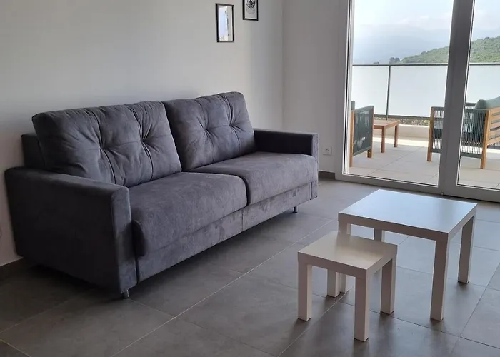 Napoland T2 Recent Apartment